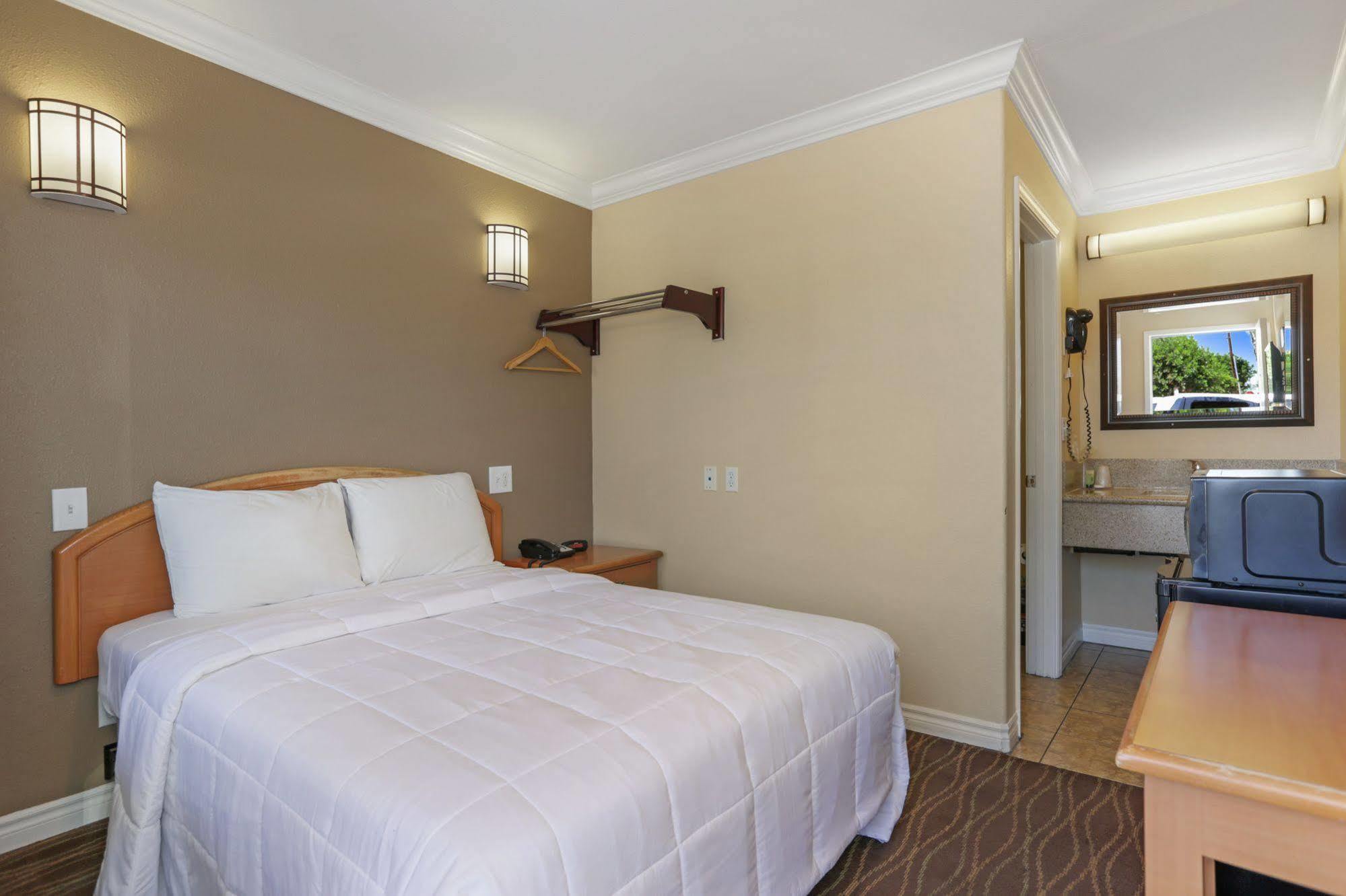 3rd Avenue Inn La Habra Extérieur photo